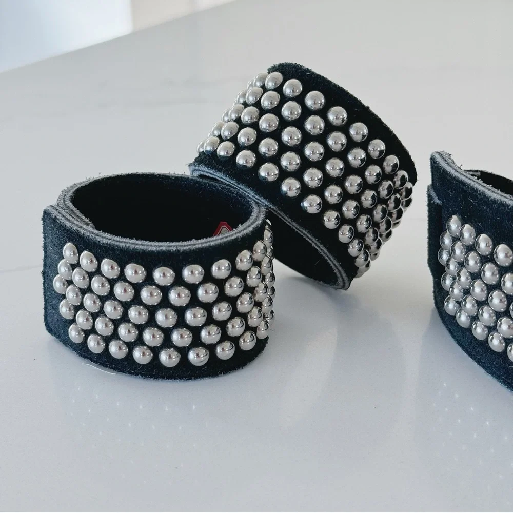 🤩 Stunning Genuine Studded Suede Black Belt And Matching Bracelets